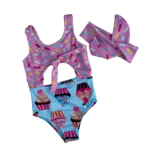 Ολόσωμο μαγιό με άνοιγμα στη κοιλιά και στη πλάτη